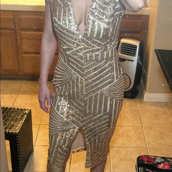 Dress- NWT- Rose Gold sequined (cocktail dress) M - Picture 6 of 8
